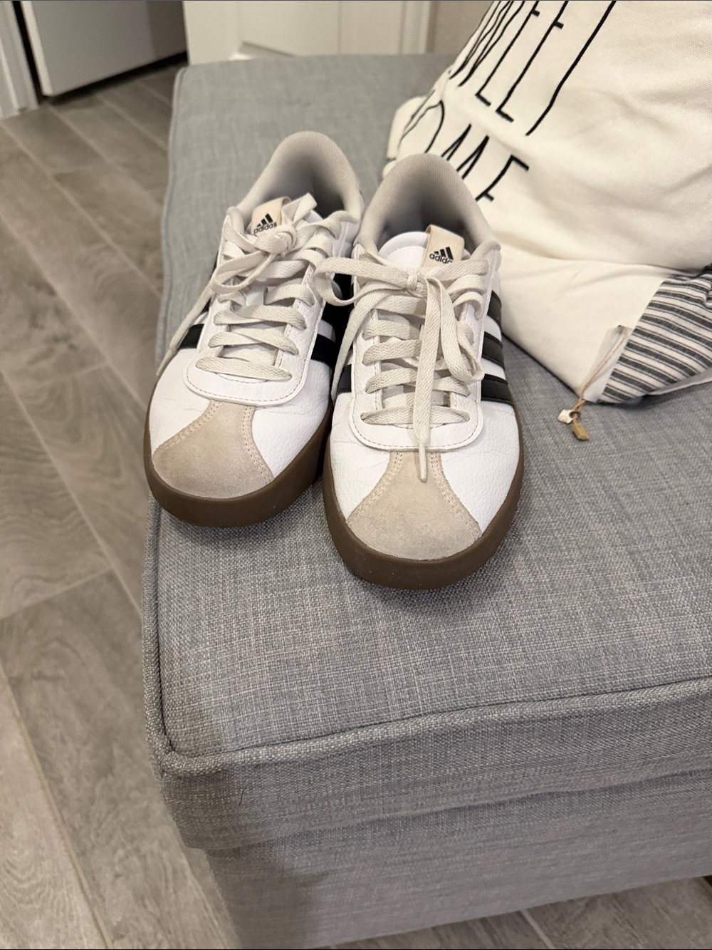 Updated-Excellent condition Women’s Addidas VL Court 3.0 - Picture 4 of 4